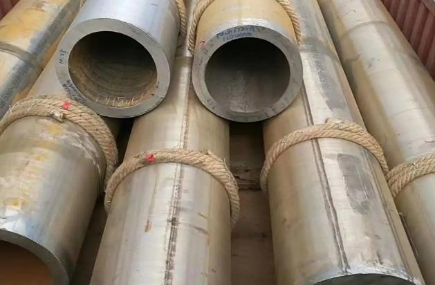 12Cr1MoVG合金钢管常见规格：外径8~630mm，壁厚3~80mm
